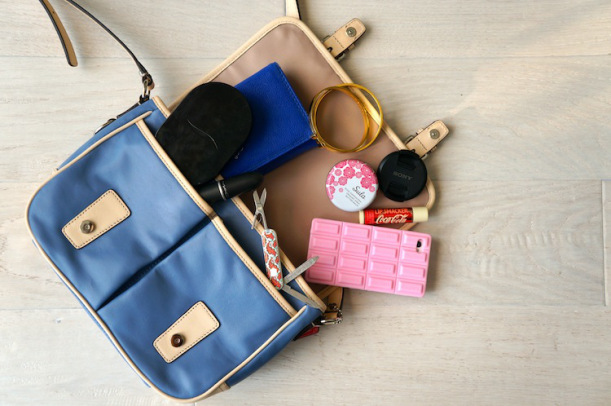 contents of coach purse