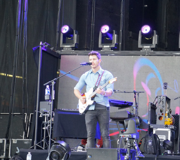 Nick Jonas in sound check in Toronto 2013