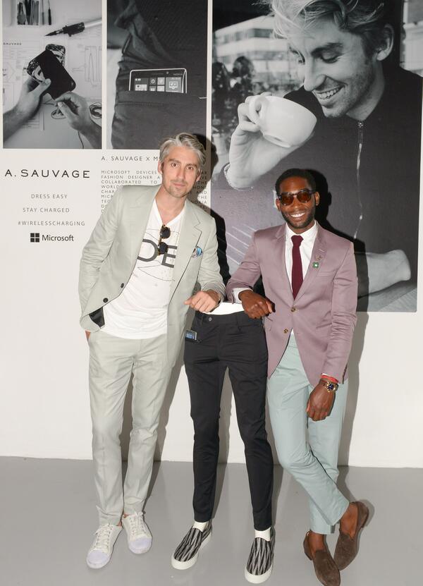 a_sauvage_wireless_charging_pants_nokia_2