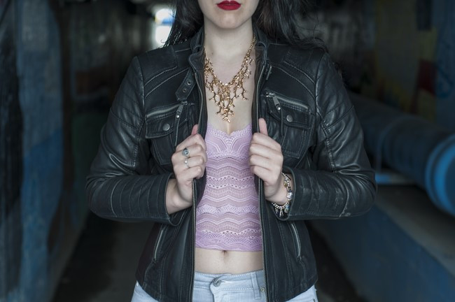 greaser_girl_modern_trendy_techie_2