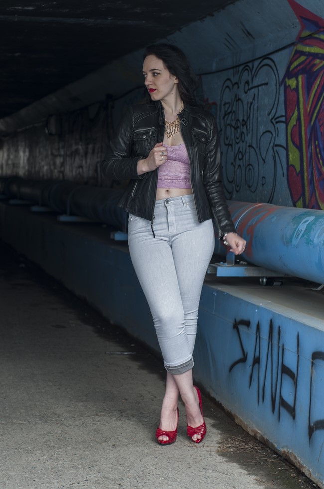 greaser_girl_modern_trendy_techie_3