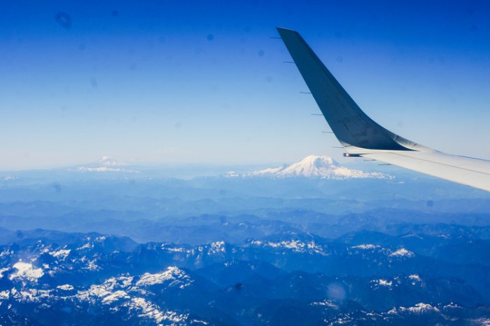 mount_rainier_seattle_aerial_view