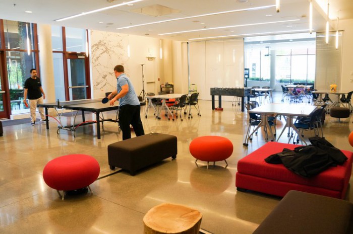 university_washington_microsoft_lounge