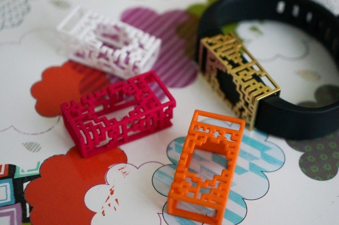 bytten_fitbit_slides_pink_orange_white_brass