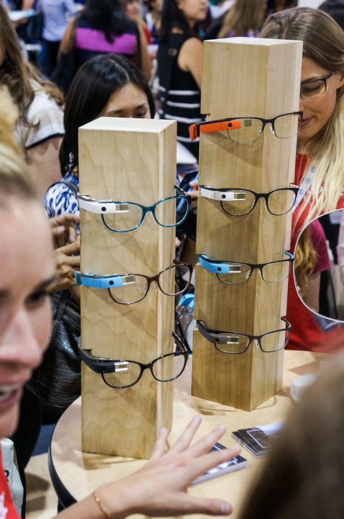 monochrome_geometric_skirt_suit_grace_hopper_trendy_techie_9