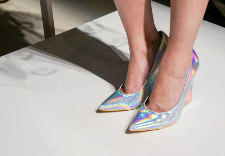 minnie_mouse_style_wmcfw_2014_holographic_shoes