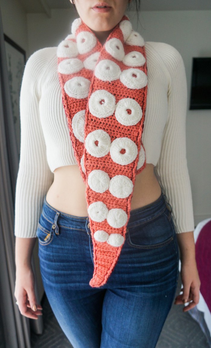 yummy_you_tako_octopus_tentacle_scarf_3