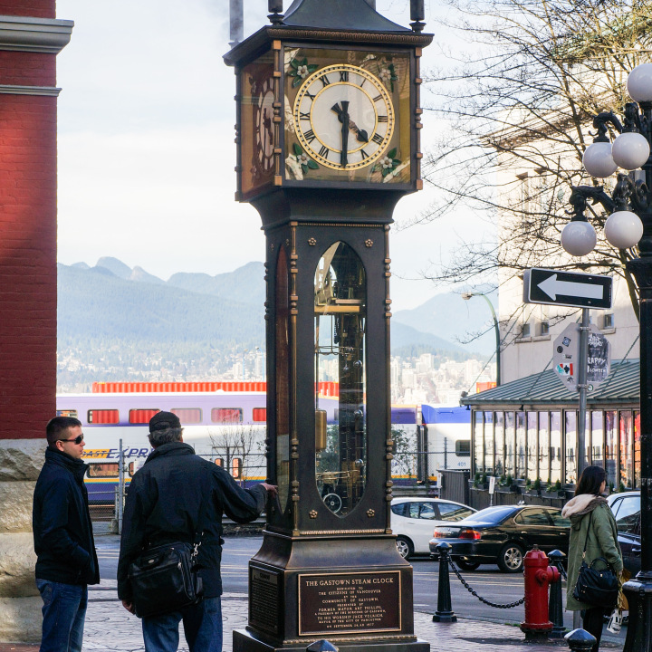 trendy_techie_exploring_vancouver_6