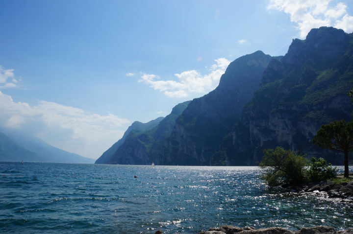 italian_beach_day_riva_del_garda_sage_8