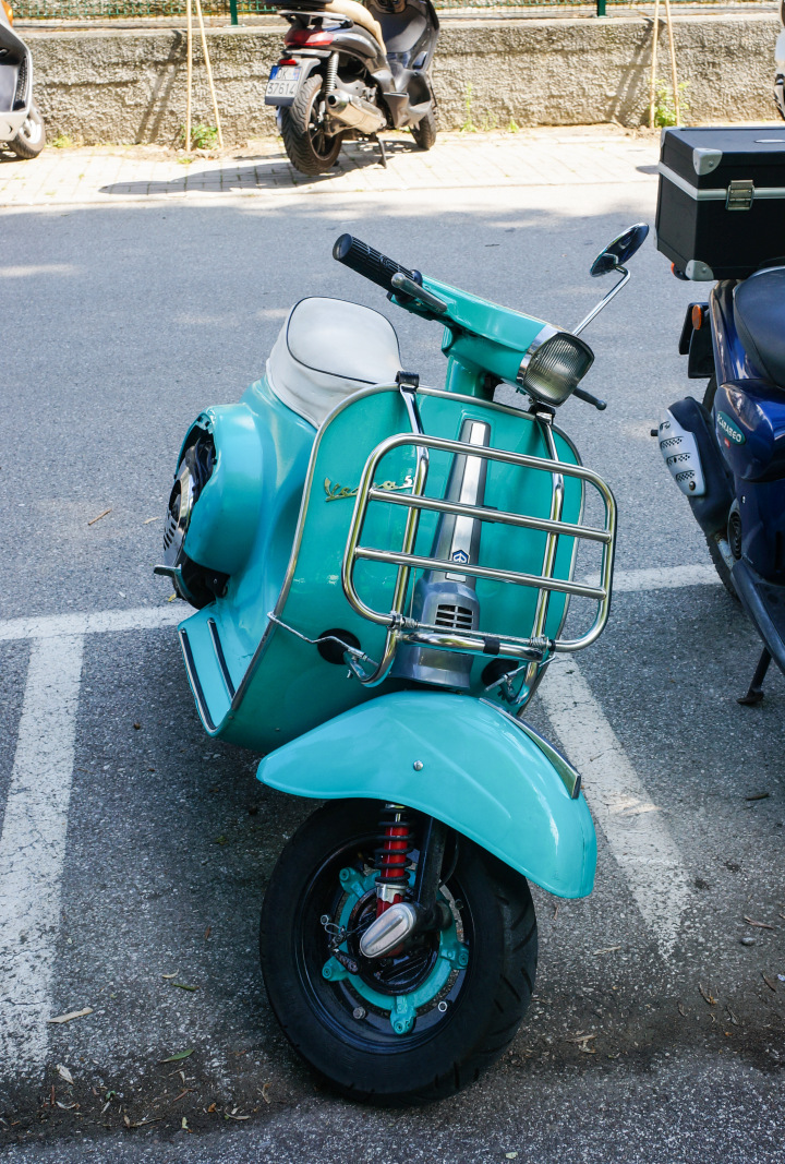 sights_around_italy_may_2015_vespa