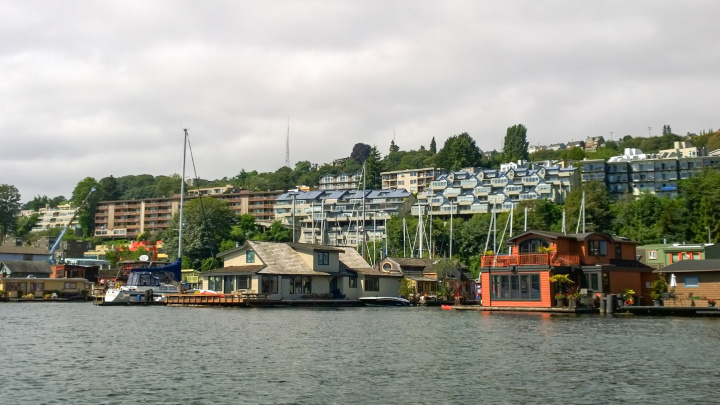 lake_washington_sleepless_in_seattle_boat_house_trendy_techie
