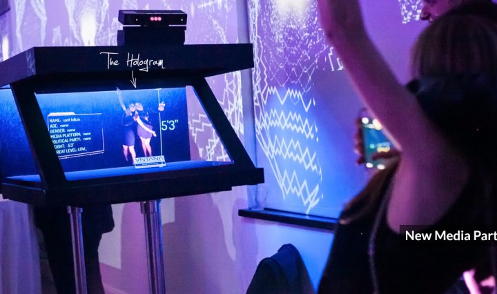 vntana_interactive_hollagram