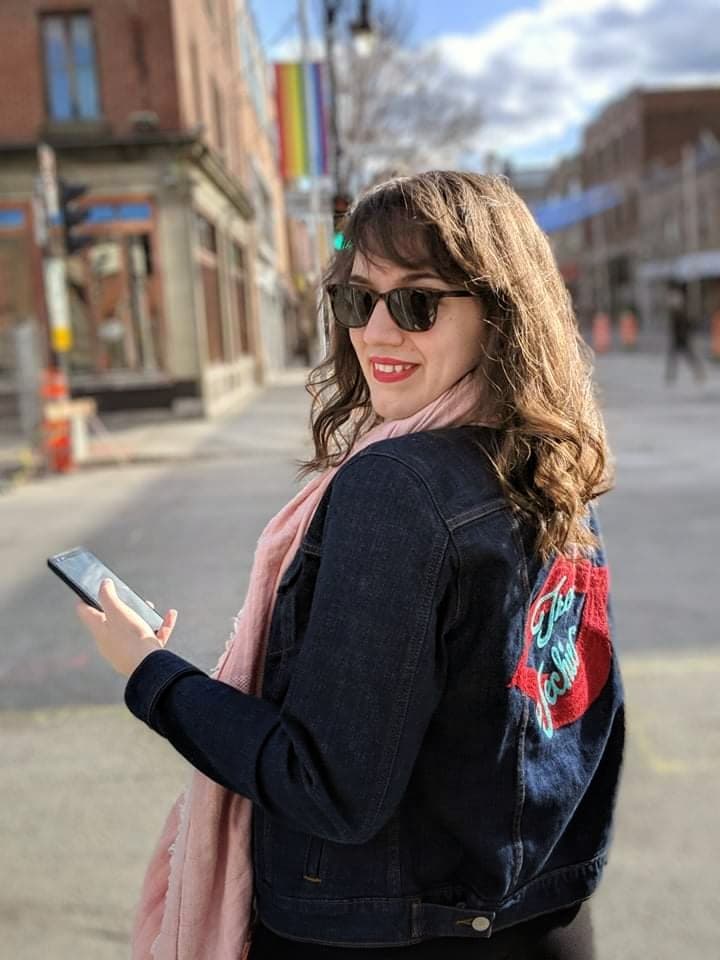 sage_franch_trendy_techie_felix_gray_sunglasses_blue_light_filter_1