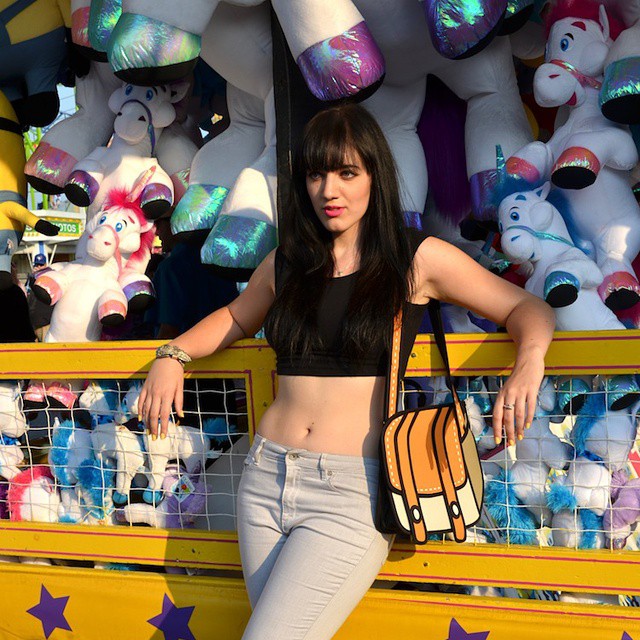 #tbt to this carnival photoshoot with my 2D @jumpfrompaper purse in 2013! The blunt bangs are such a different look. 
#throwback #style #fashion