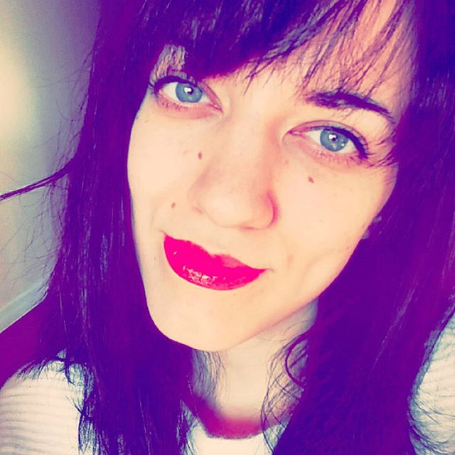 If I had purple hair and hot pink lips 💇💋