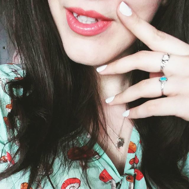 White nails, opal rings, and a mushroom blouse. IT'S SPRING!
.
.
#style #fashion #spring #blouse #anthropologie #cute #styleblogger #fashionblogger #springtime #ootd #wiwt #coral #smile #details #outfit #whitenails #mani #manicure #lips #quirky #jewelry #rings #opal