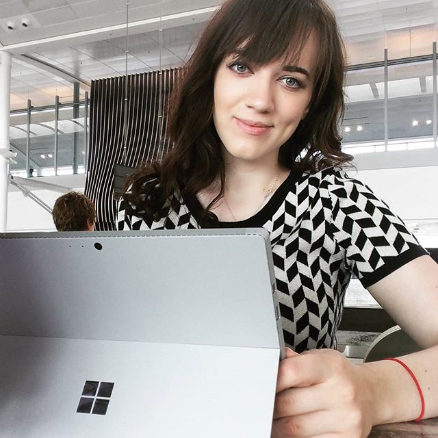 Welcome to the family, Surface Pro 4! ❤